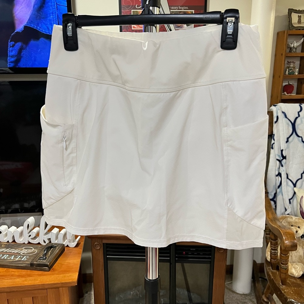 White Athleta skort